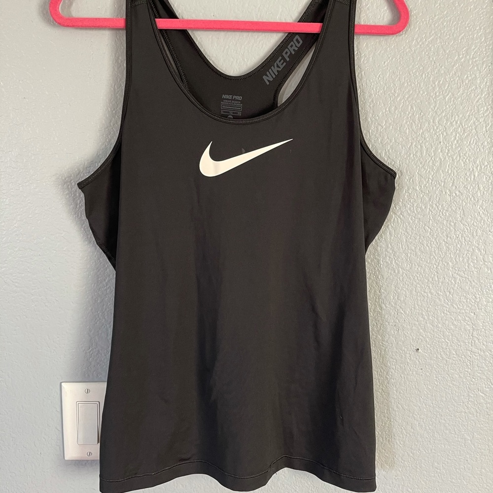 Nike racer back workout top